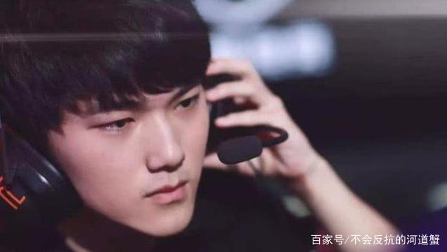 LPL 主持人席冉分享了2014 MSI决赛采访归还图片：再见成都，再见2025年的MSI