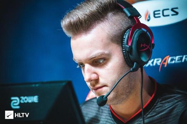 2022LPL名人堂成员海报：禹景曦 高地平 管泽元