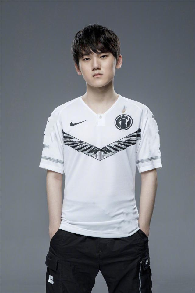 【战报】武汉eStarPro3比1战胜成都AG超玩会，花海裴擒虎豪取四杀